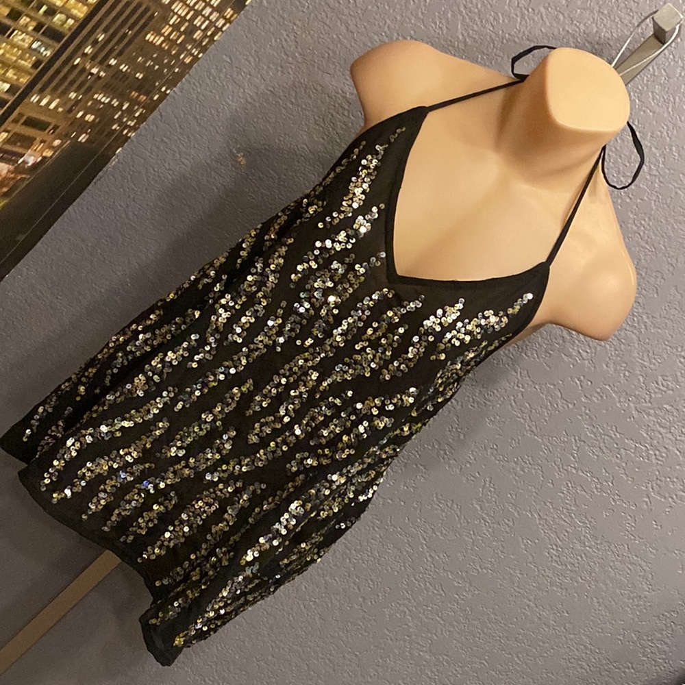 BKE BOUTIQUE - tank: black sequin flamed halter w adj. & elastic neck w tie - L - Picture 16 of 16